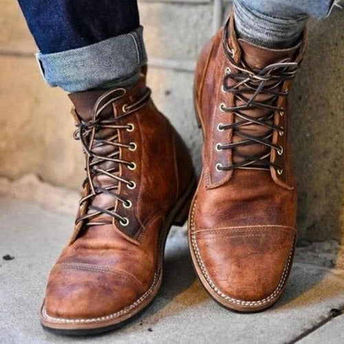 Men's vintage lace-up ankle boots with rounded toes and low heels