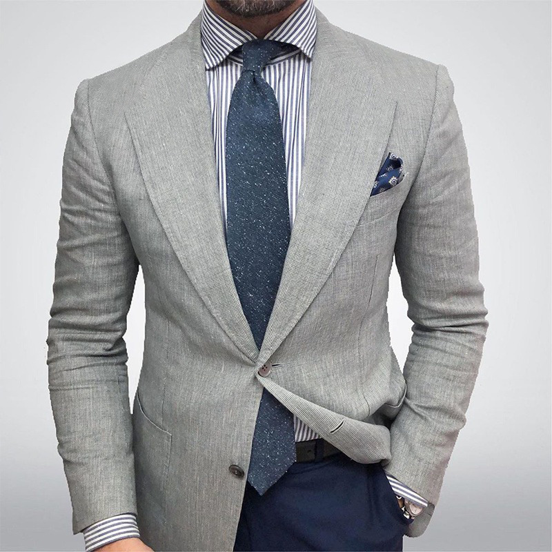 Men's tailored textured blazer with notch lapels, long sleeves and front pockets
