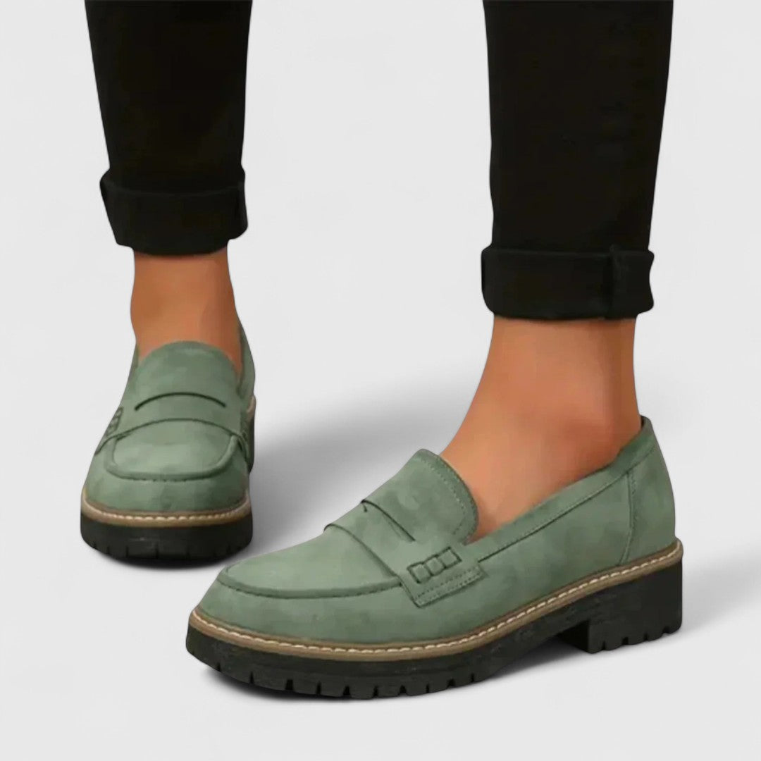 Women's slip-on loafers with rounded toes, low heels and textured soles