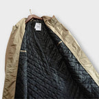 Men's button-front coat with point collar, long sleeves and side pockets