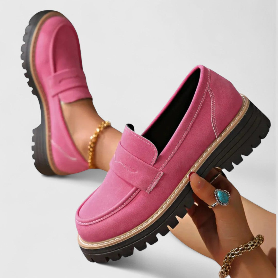 Women's slip-on loafers with rounded toes, low heels and textured soles