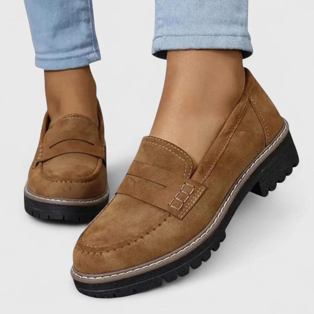 Women's slip-on loafers with rounded toes, low heels and textured soles