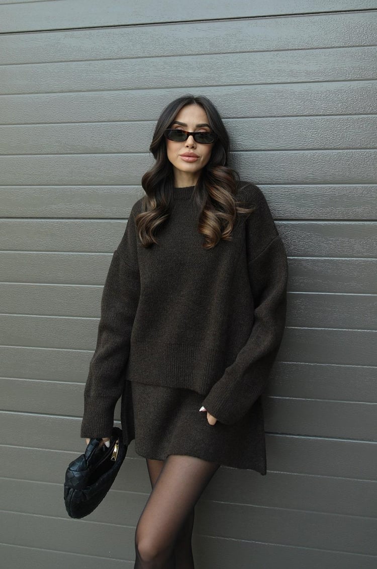 Women's knitted jumper and mini skirt set with long sleeves and crew neckline