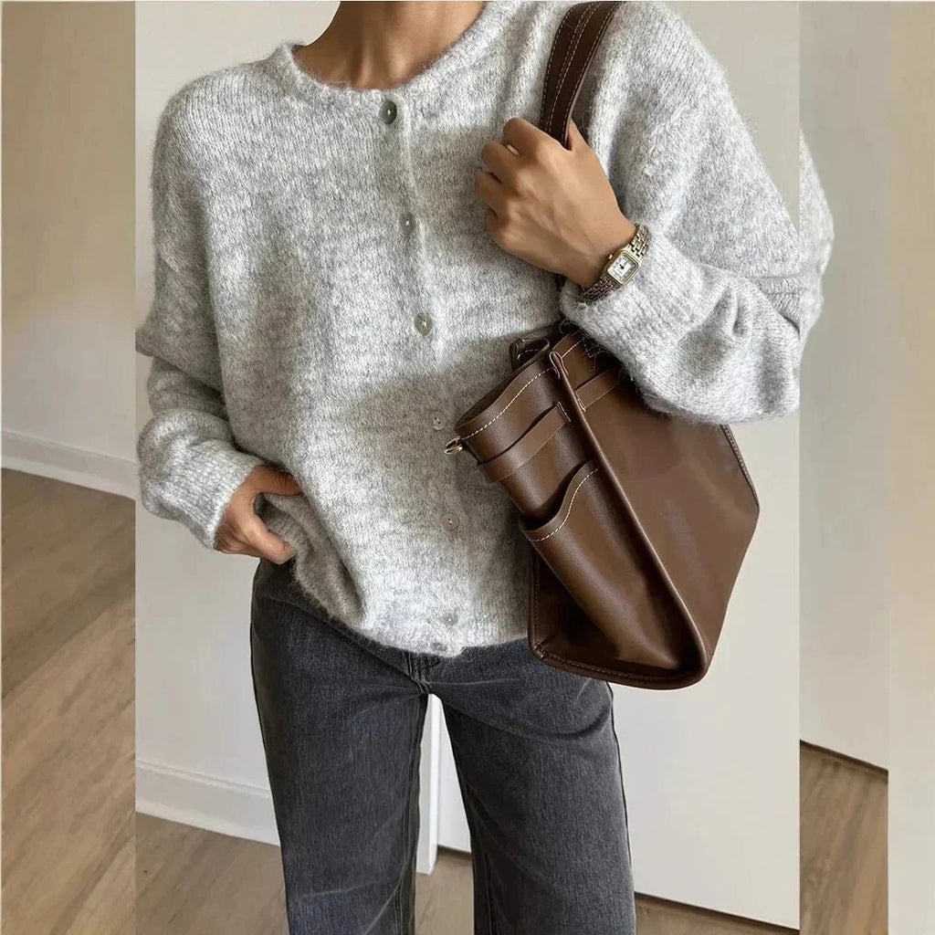 Women's long-sleeve knitted cardigan with crew neck and button front