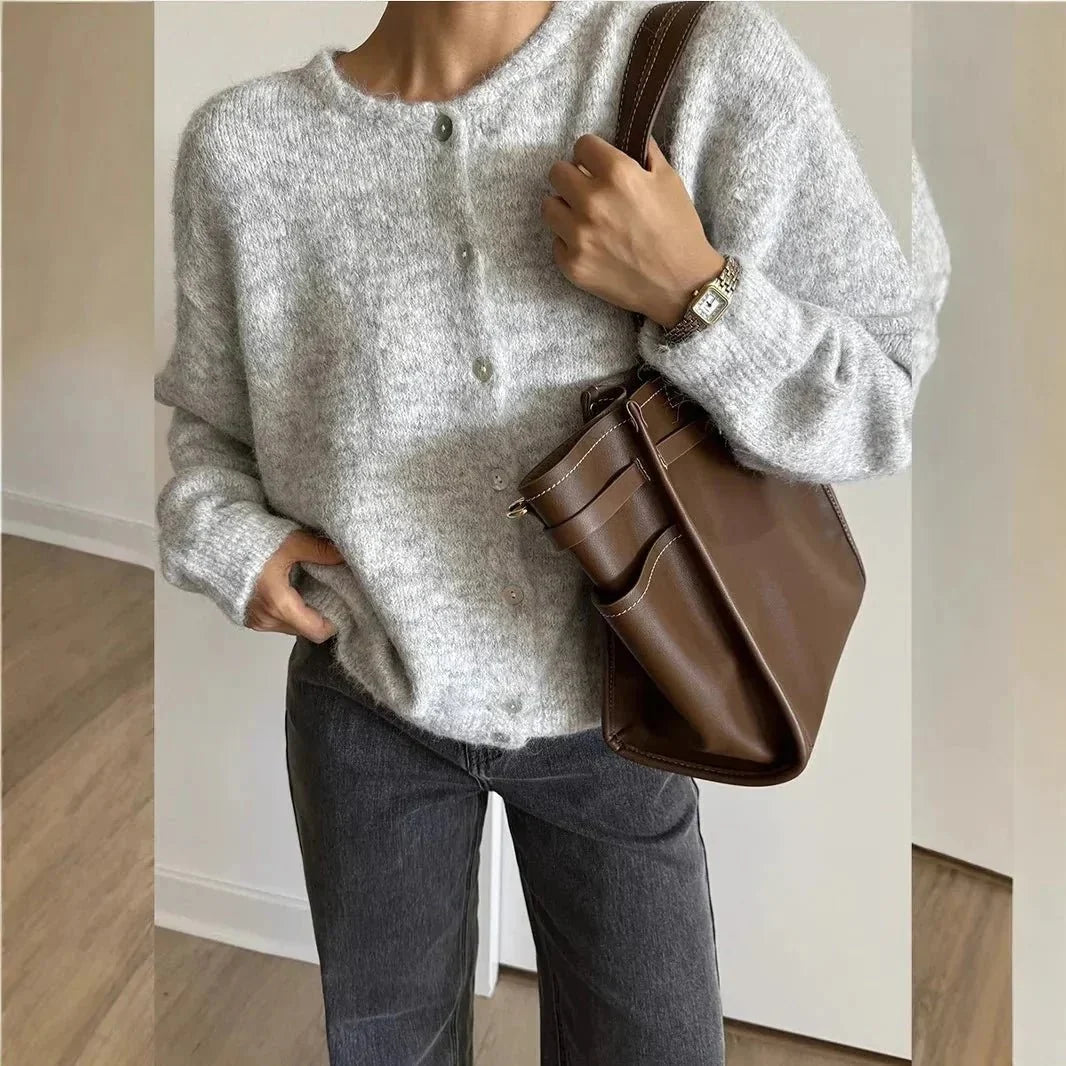 Women's long-sleeve knitted cardigan with crew neck and button front