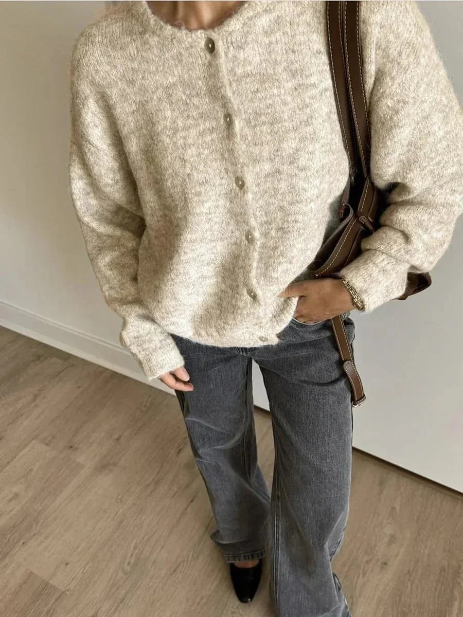 Women's long-sleeve knitted cardigan with crew neck and button front