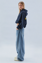 Women's oversized cropped hoodie with hood, long sleeves and printed logo detail