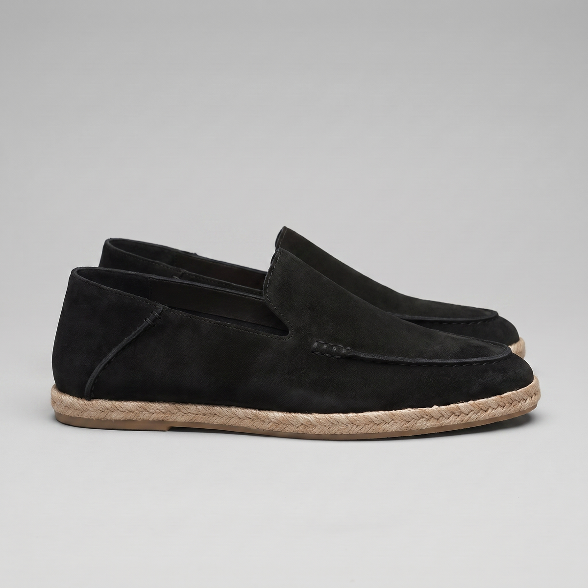 Men's plain espadrille loafers with round toes and braided sole trim