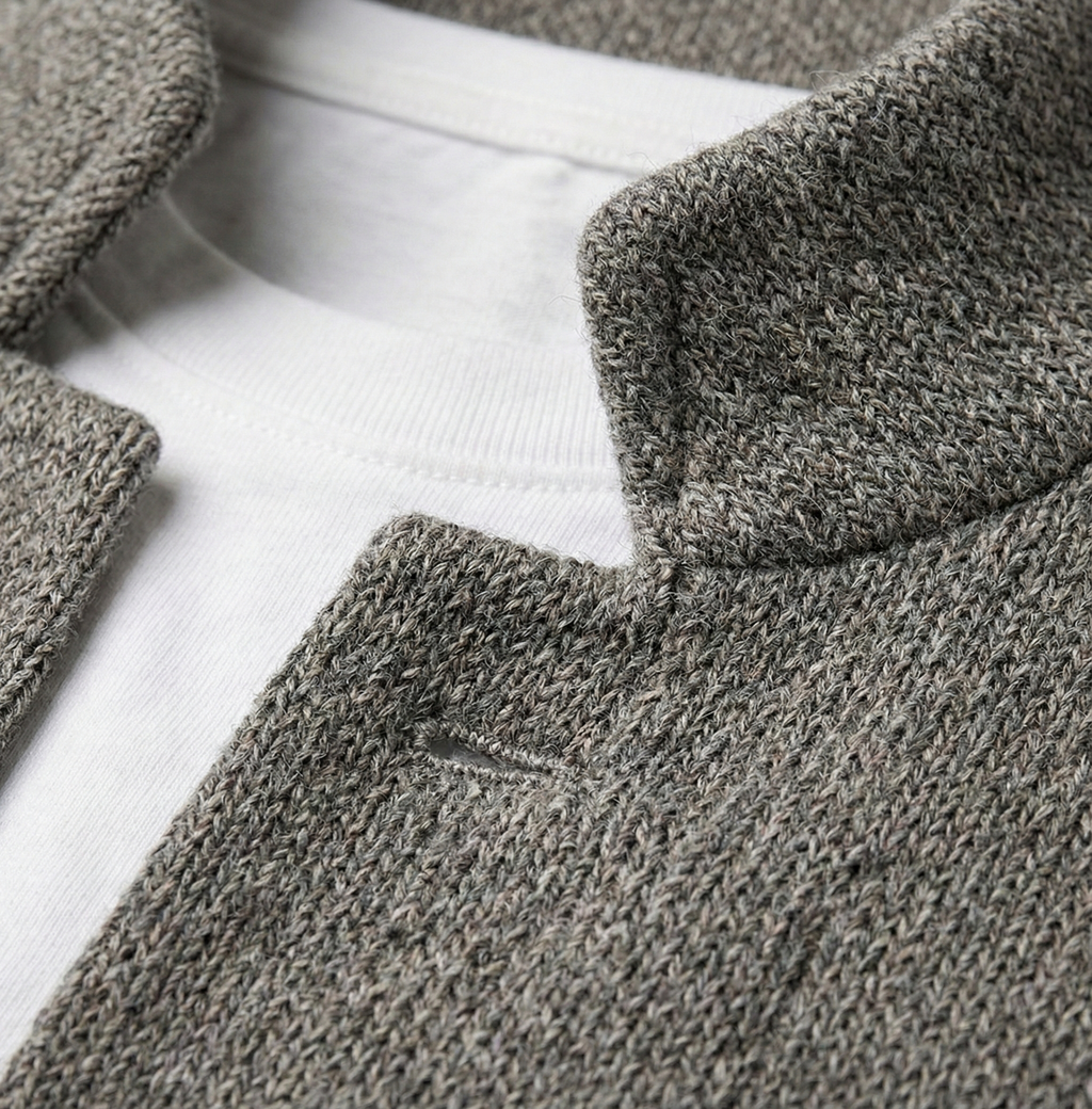 Men's textured knit blazer with Mandarin collar, long sleeves and patch pockets