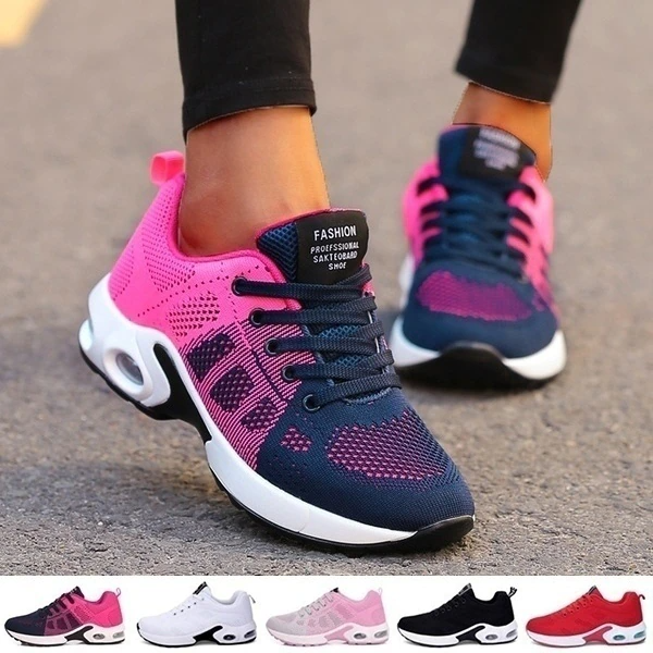 Women's lace-up trainers with textured upper, rounded toe and layered platform sole