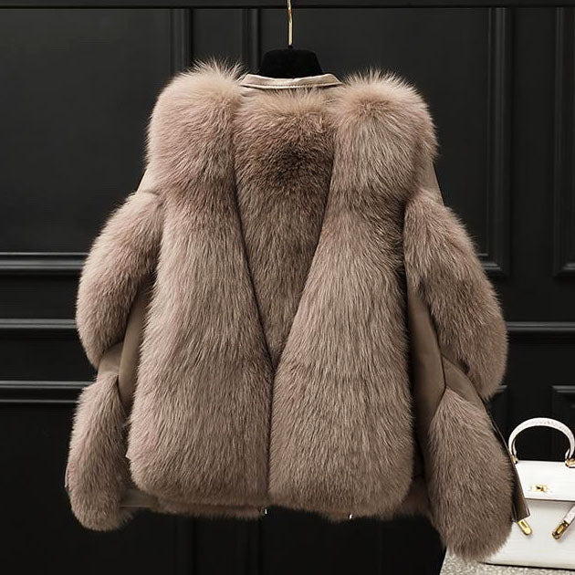 Women's cropped jacket with fur-effect collar, lapels and zip front