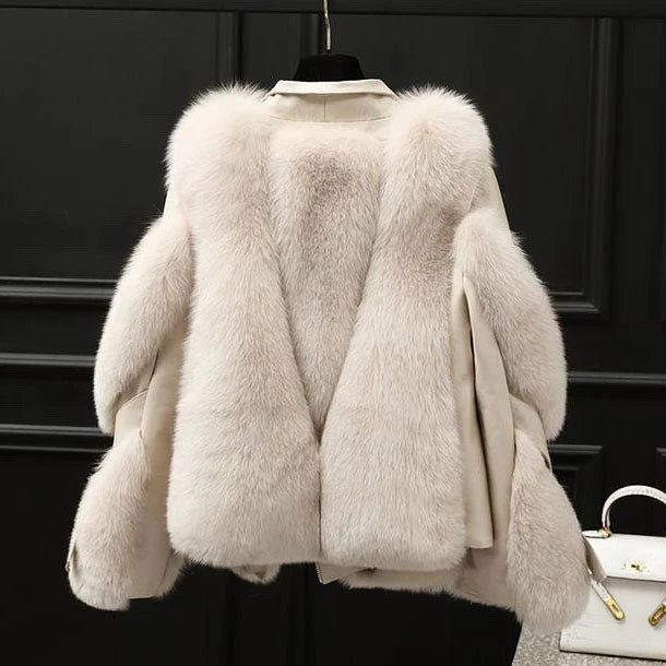 Women's cropped jacket with fur-effect collar, lapels and zip front